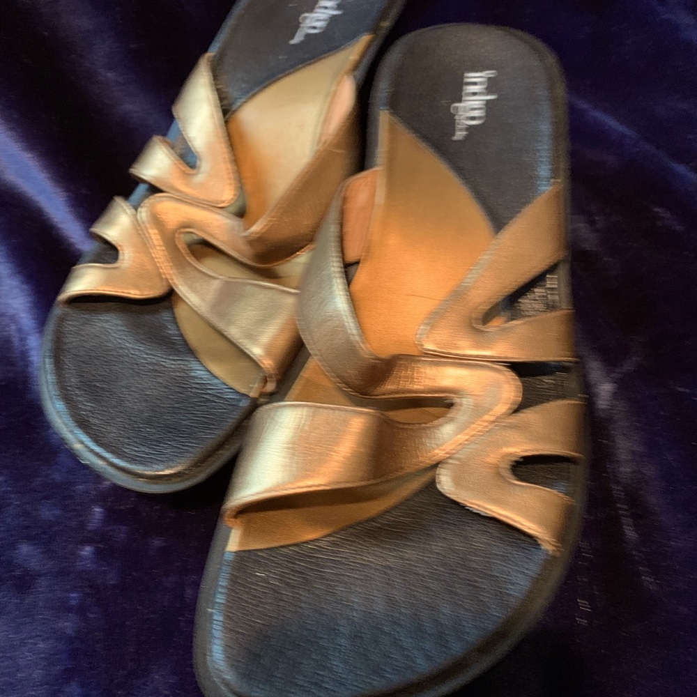 Indigo by Clark’s  pewter wedges size 91/2